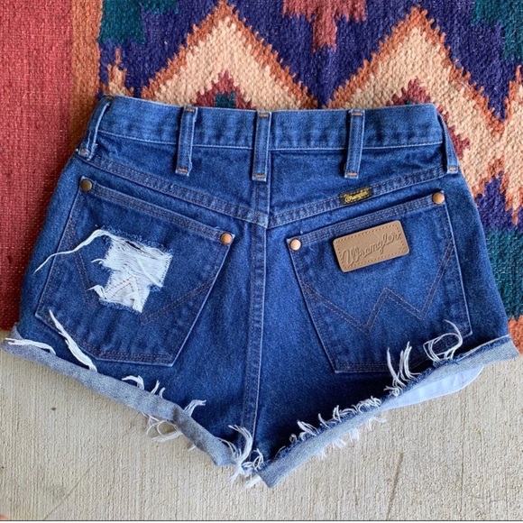 Distress your shorts! - Picture 2 of 6